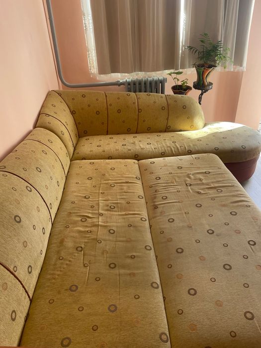 Подарявам  диван