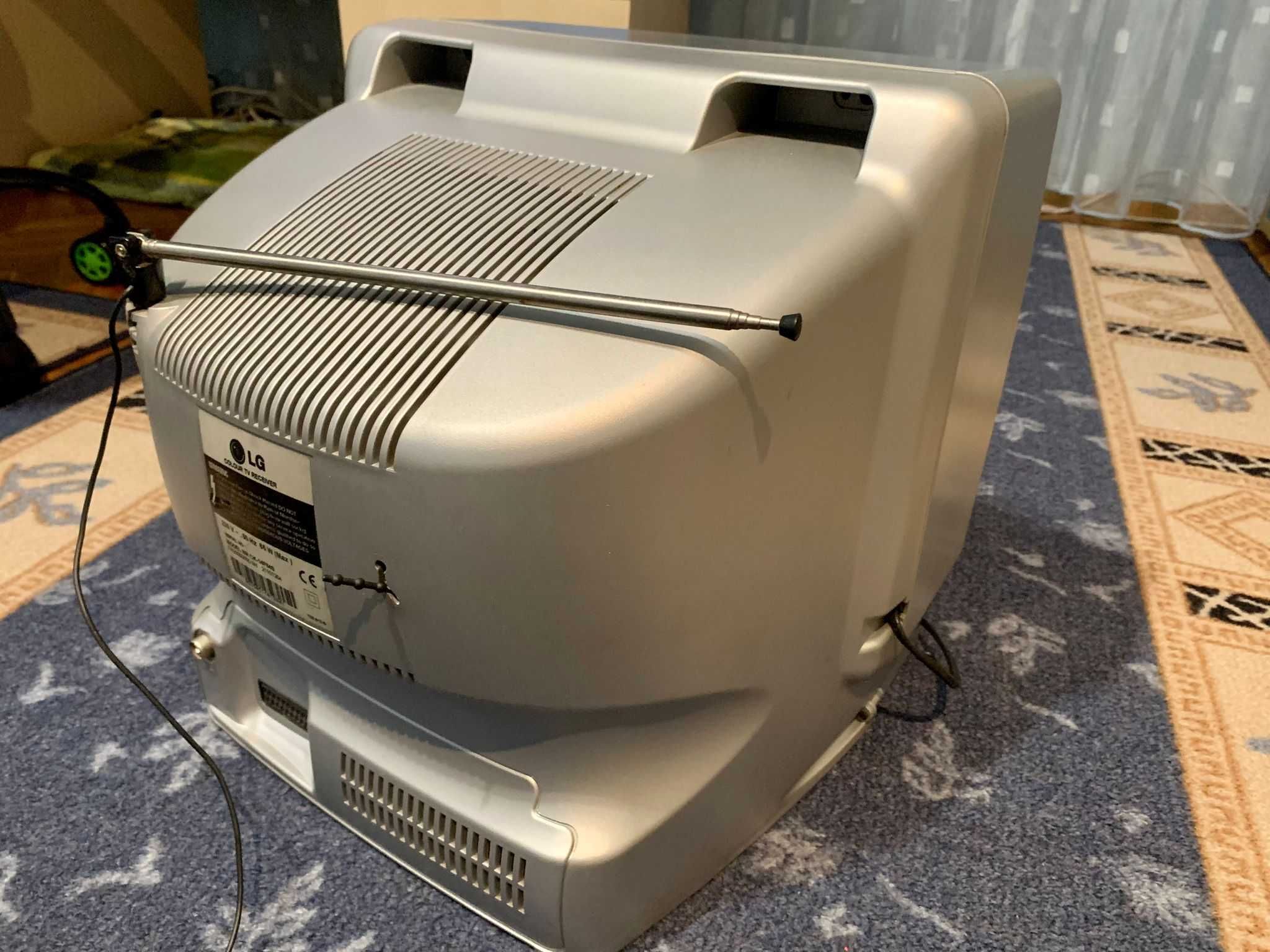 Много запазен LG NR CK-14F84S – 14-инчов цветен телевизор