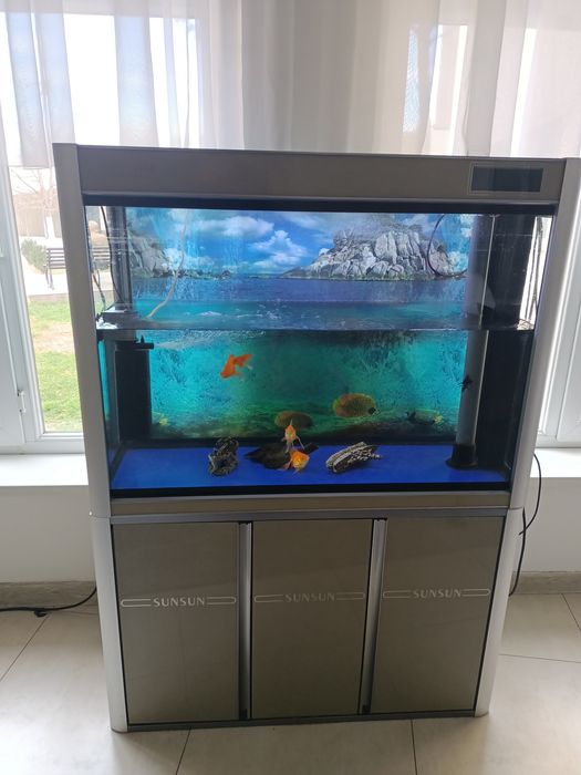 Продаётся аквариум с рыбками