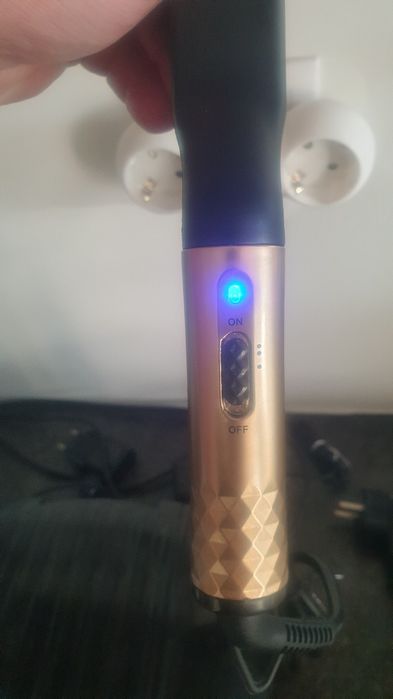 Vând aparat pentru îndreptat barba