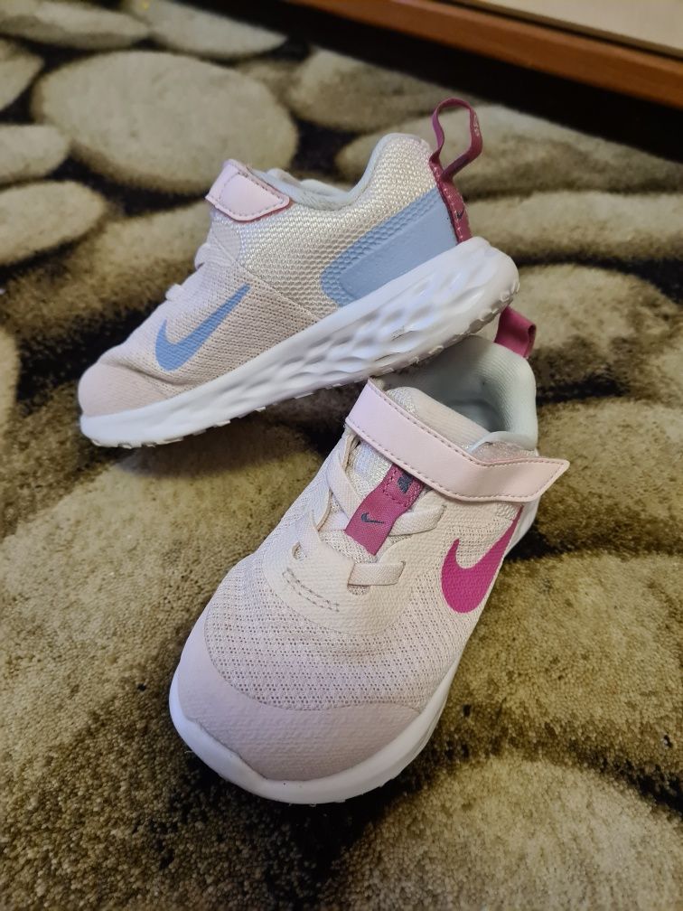 Nike Pantofi sport Revolution 6