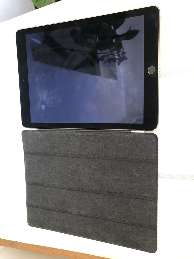 Кожен калъф Apple Smart Cover за iPad