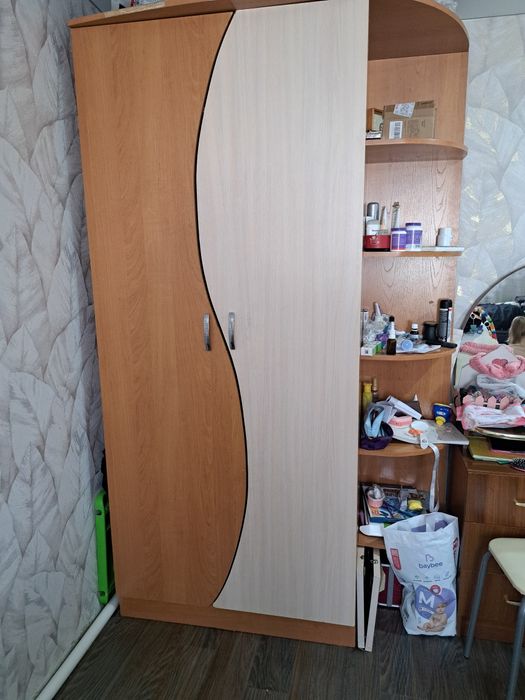 Продам шкаф срочно