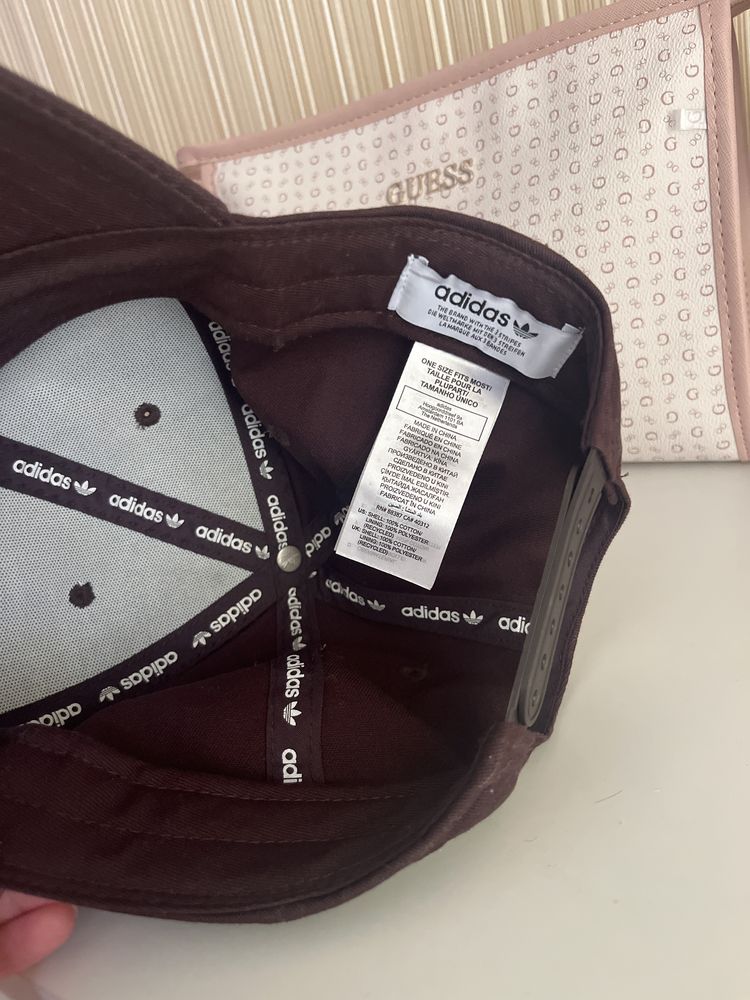 Оригинална шапка с козирка Adidas
