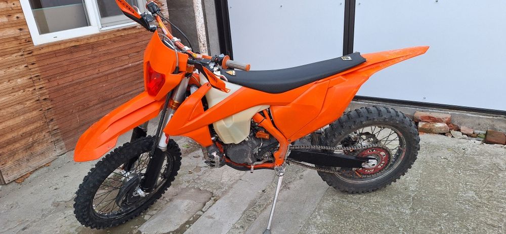 Vand / schimb cu quad