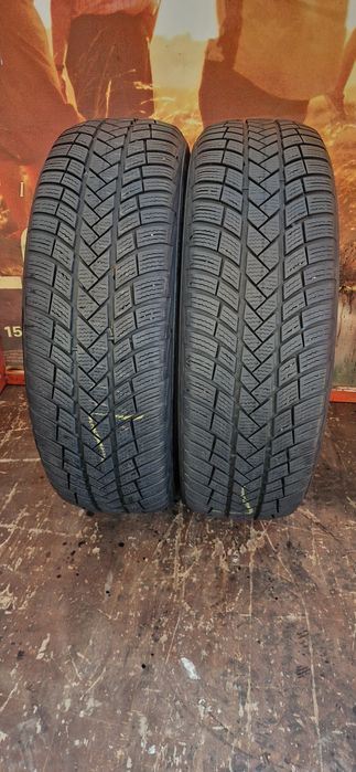 2 Anvelope Vredestein 215 65 R17 M+S