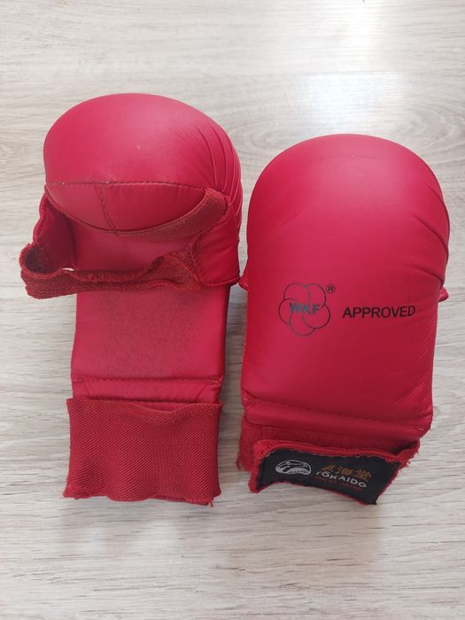 Ръкавици и протектори карате