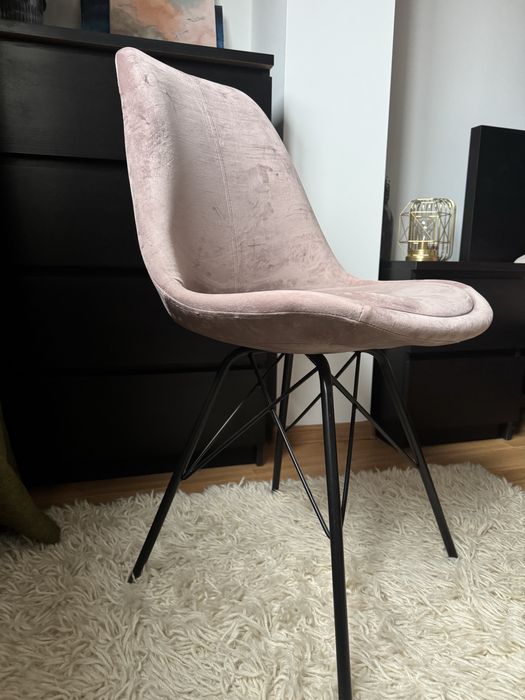 Scaun velur roz pudrat