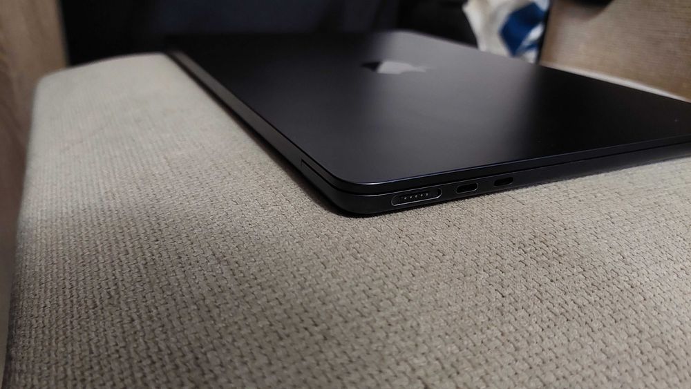 Apple MacBook Air 13" 2022 M2 8C/8G, 8GB RAM, 256GB SSD Midnight