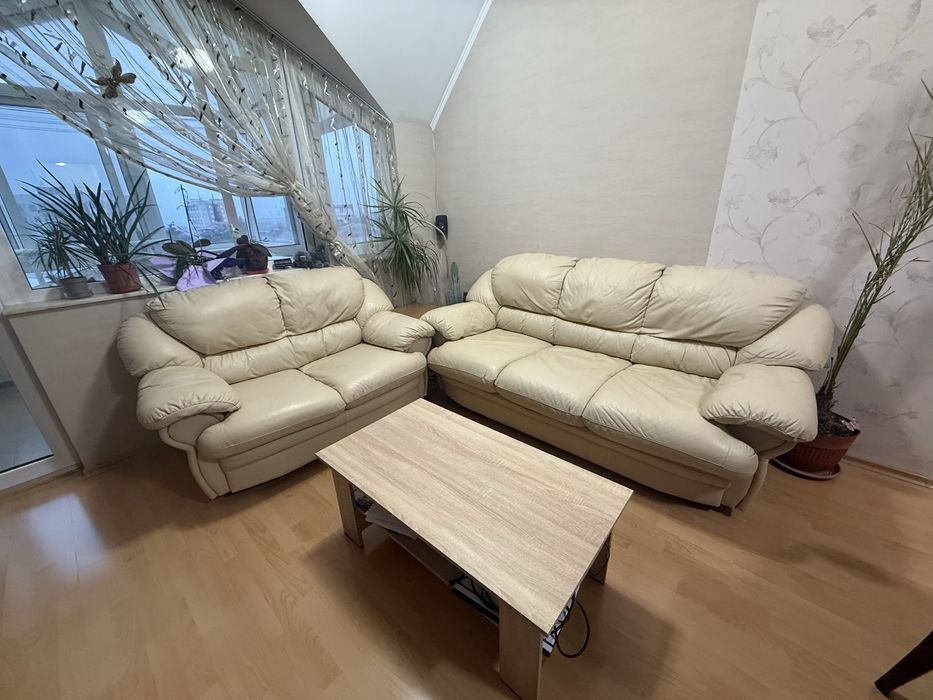 Диван от естествена кожа