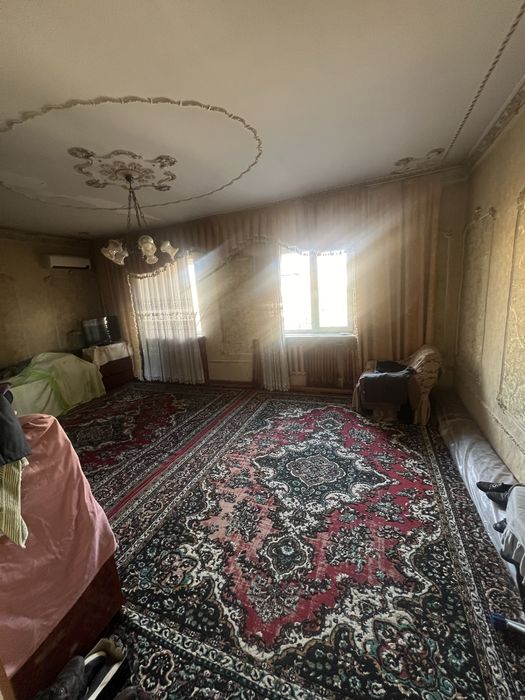 Nazarbekda uy sotiladi !