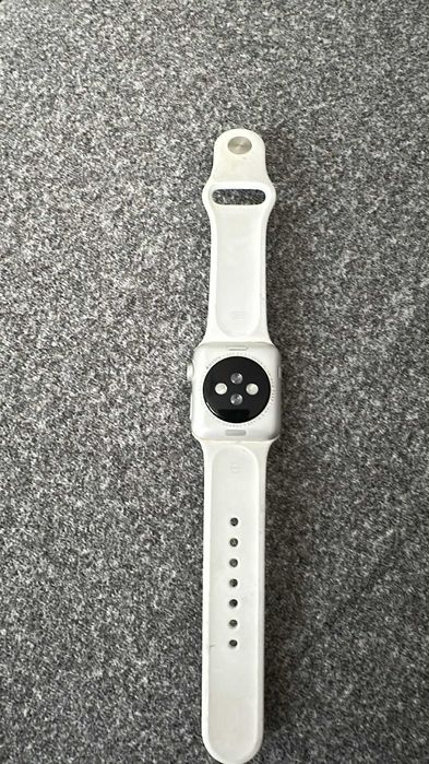 Часовник Apple watch 3 series Епъл уотч 38 мм 8 GB