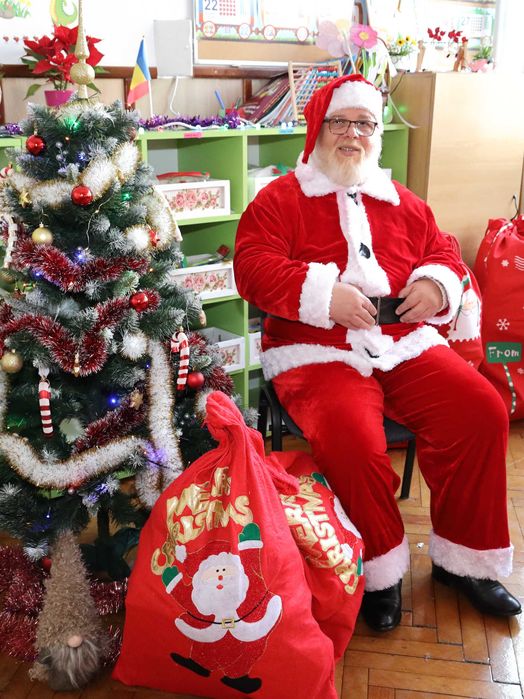 Moș Crăciun la școală, grădiniță sau acasă