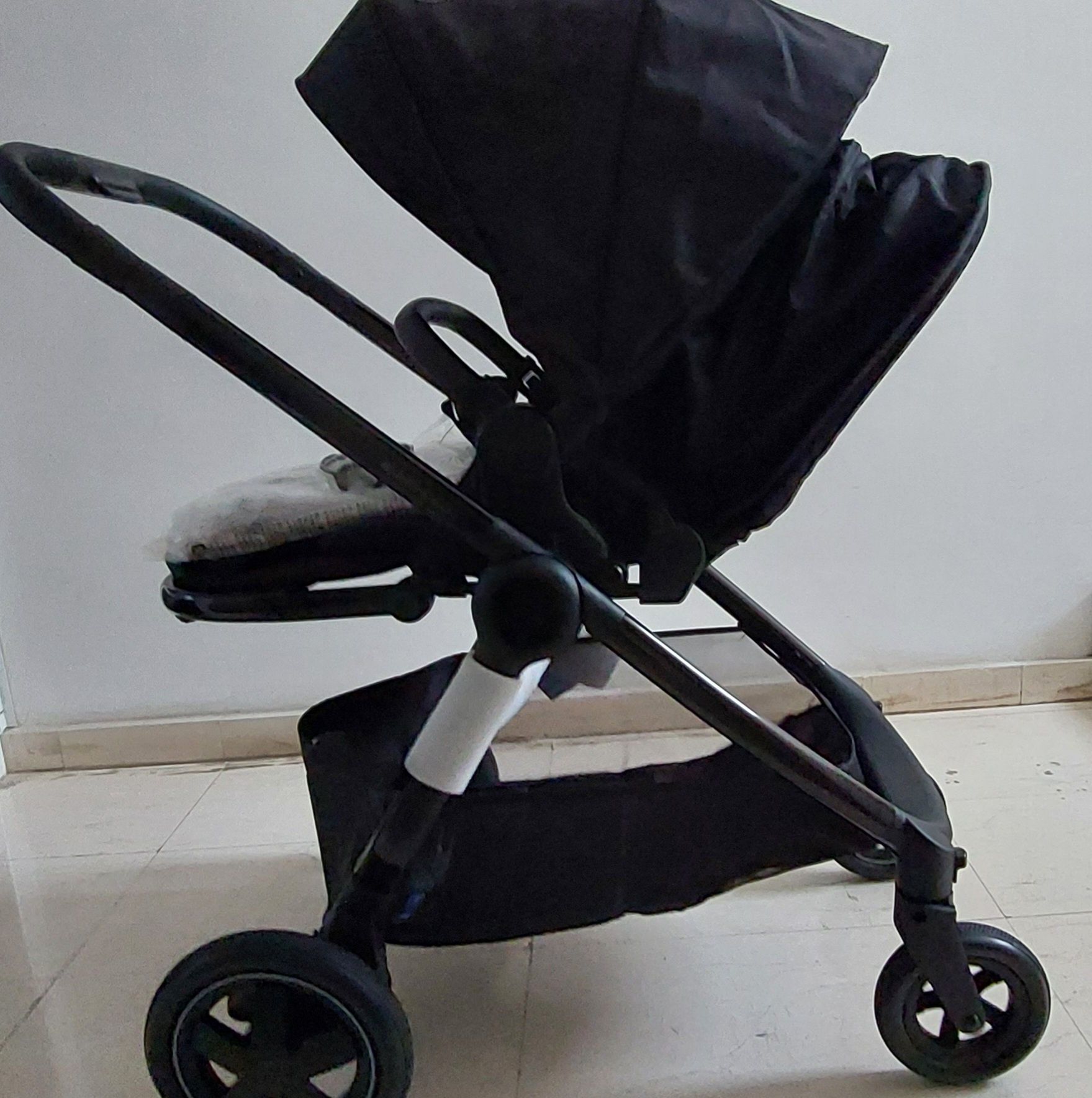 ЧИСТО НОВА! Детска/бебешка количка "Maxi cosi" Adorra 2 Luxe
