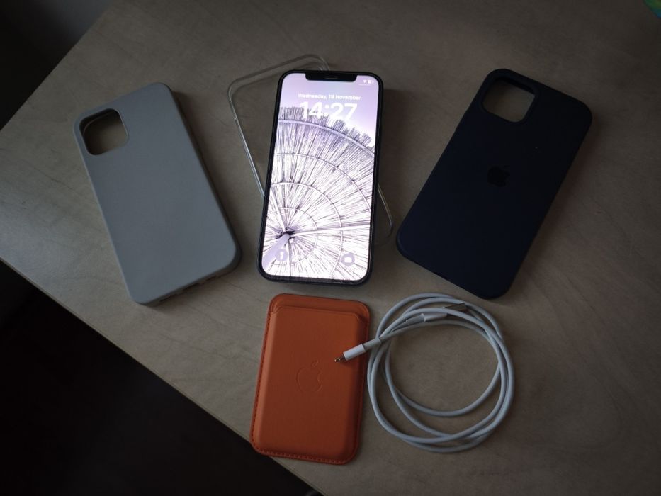 iPhone 12 64GB, Blue + 3 кейса и magnetic wallet