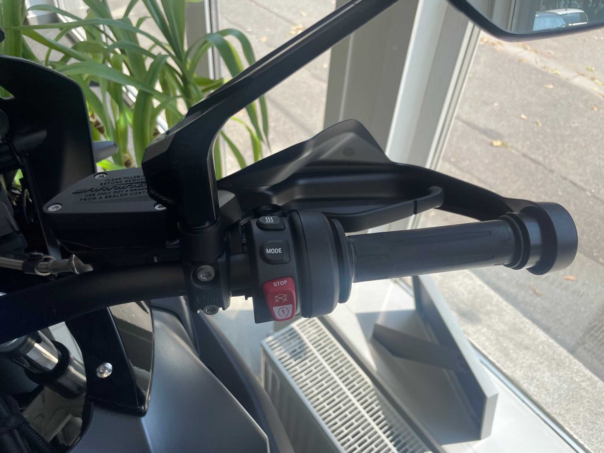 BMW 1250 GS Triple Black FULL REVIZIE / Garantie OFICIALA 12.880 KM