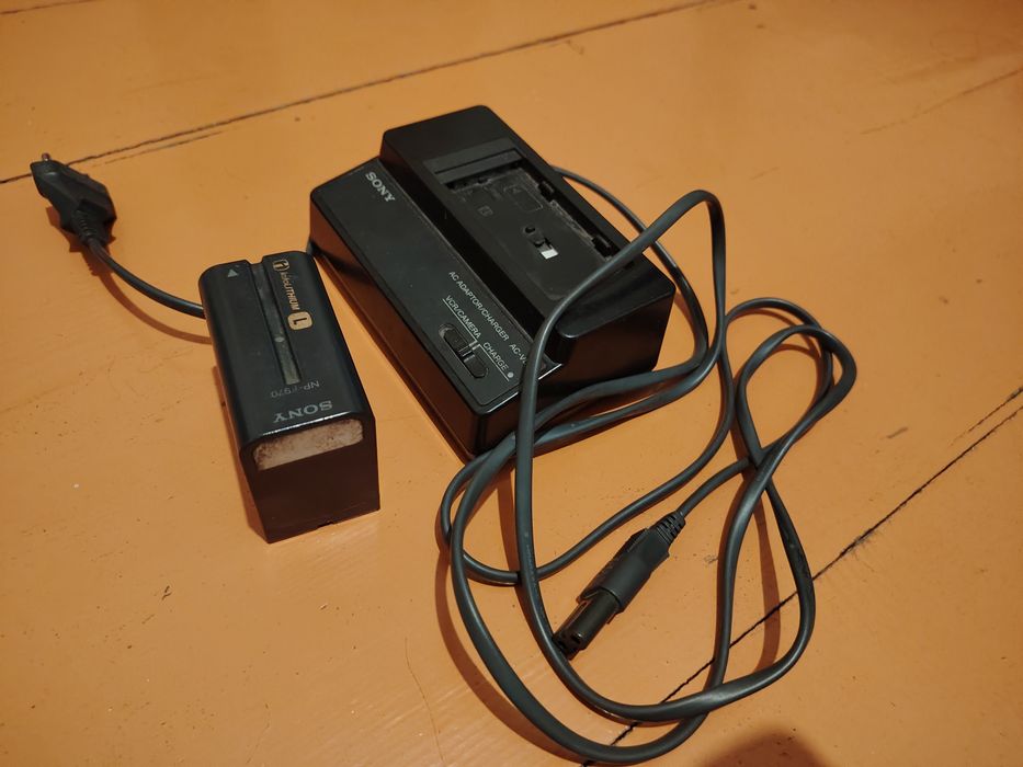 Продам аккумулятор,  зарядная устройсва.