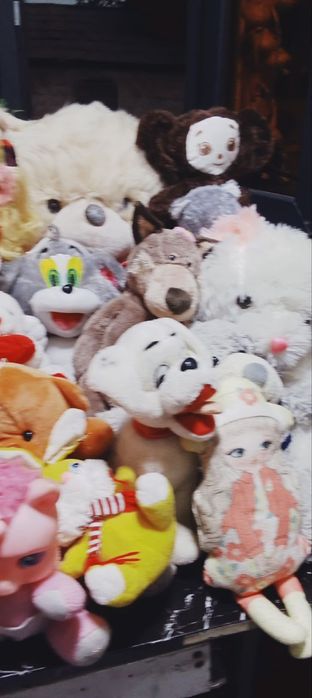 продаются мягкие игрушки много больше 30 штук