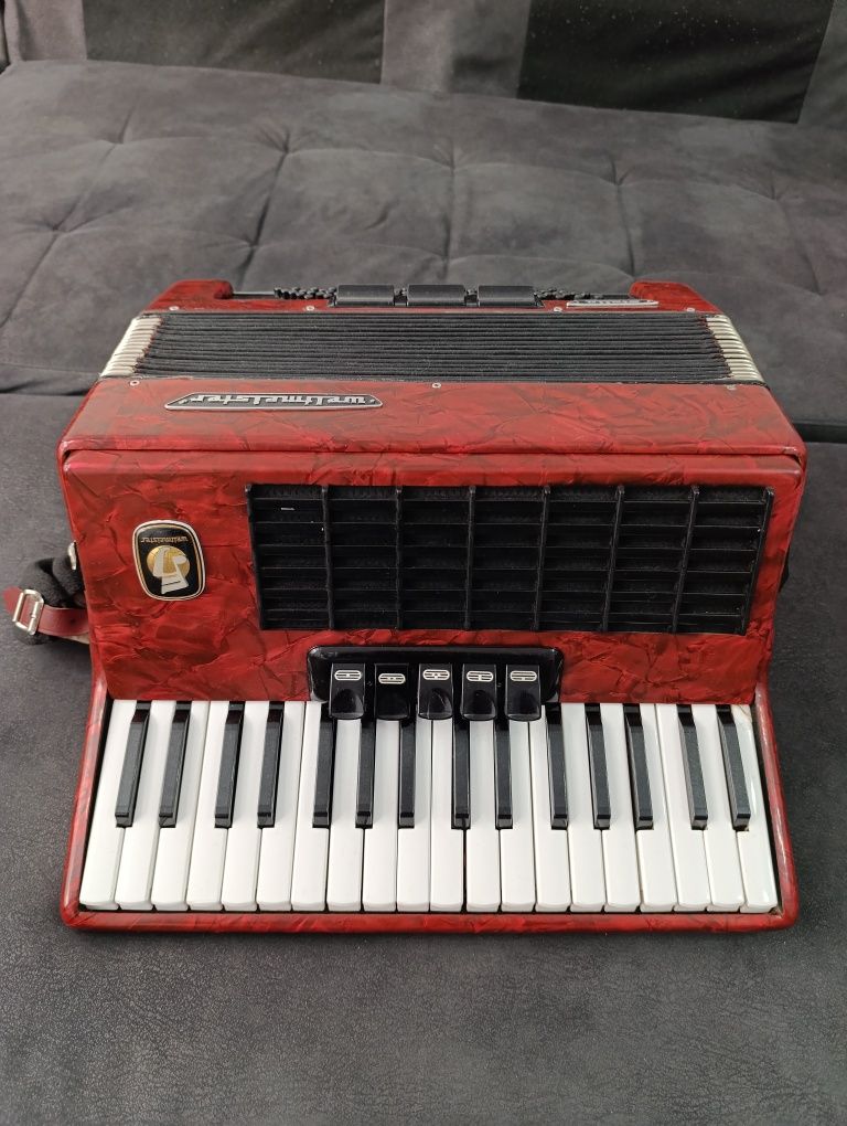 Vand acordeon WELTMEISTER STELLA cu 80 basi
