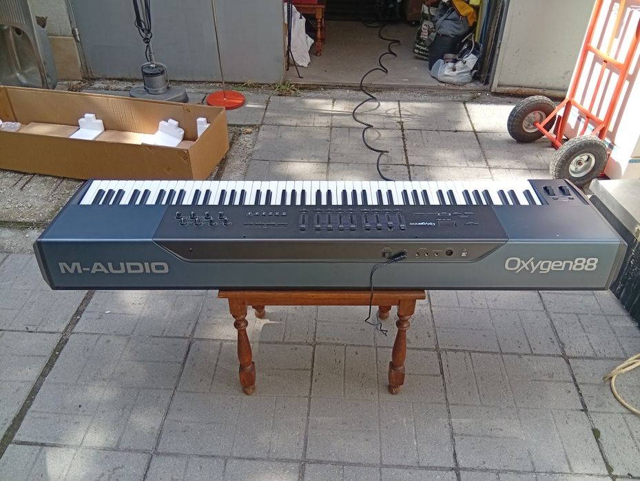Електрическо пиано M-Audio Oxygen