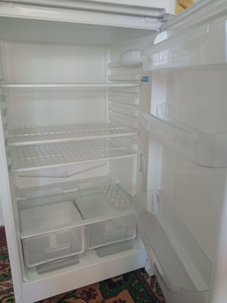Indesit muzlatgich, Xolti: yangi ishlatilmagan.
