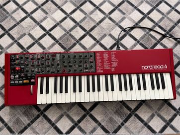 Clavia Nord Lead 4