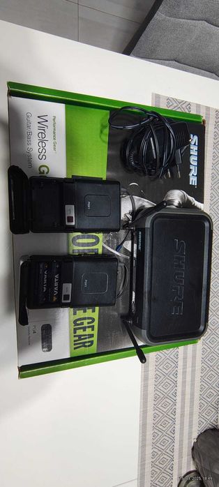 Vând shure wireless 800-820 MHz 
Cu două transmitere și un receiver