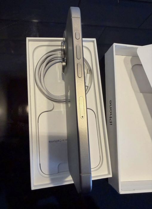 Iphone 15 pro natural titanium