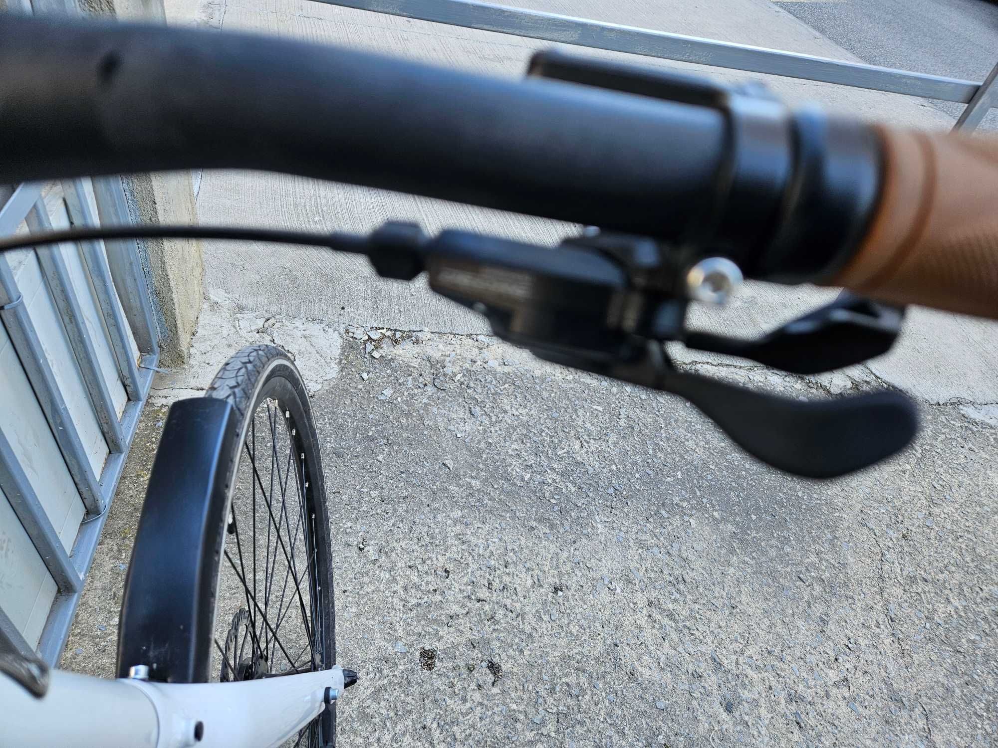Електрически велосипед 28 цола MOMENTUM VOYA E+3