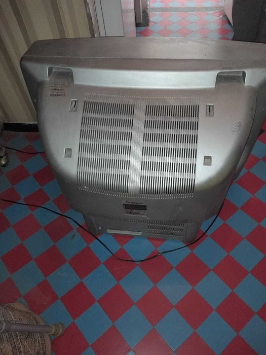 Televizor SCHNEIDER STV 2804 T – retro, perfect funcțional