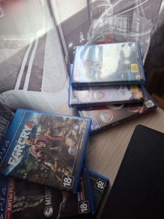 Продам Playstation 4 1TB