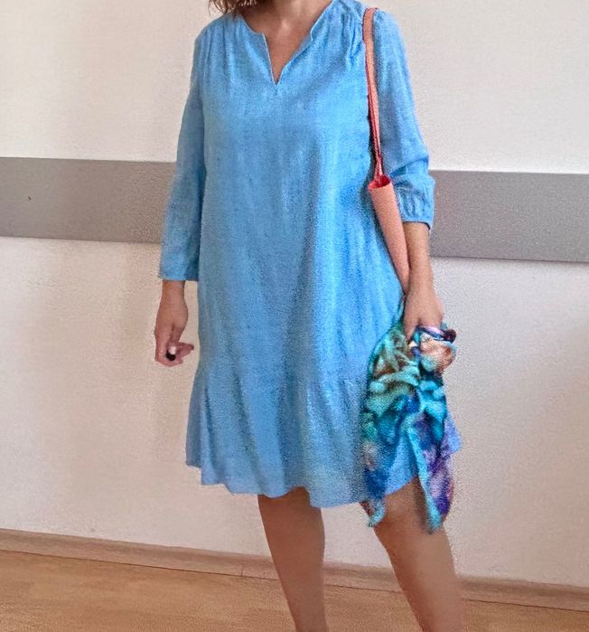 Marie Mero нжна рокя в морско синьо