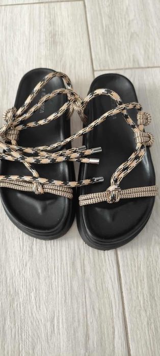 Sandale bershka 36