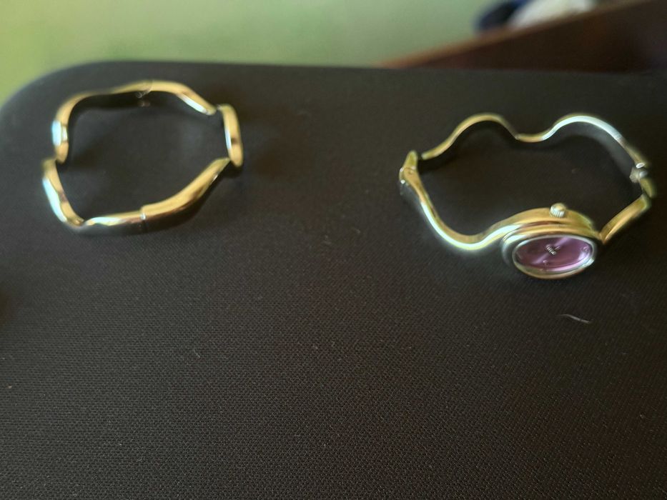 Дамски часовник с гривна от неръждаема стомана