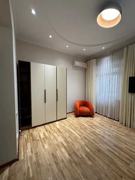 Дизайнерская 3х комнатная квартира на Дружбе народов