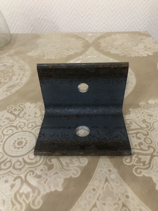 Металлоконструкции для крепления /уголки,шайбы