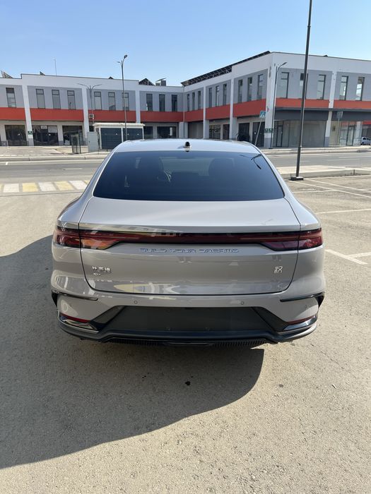 BYD HAN 701km