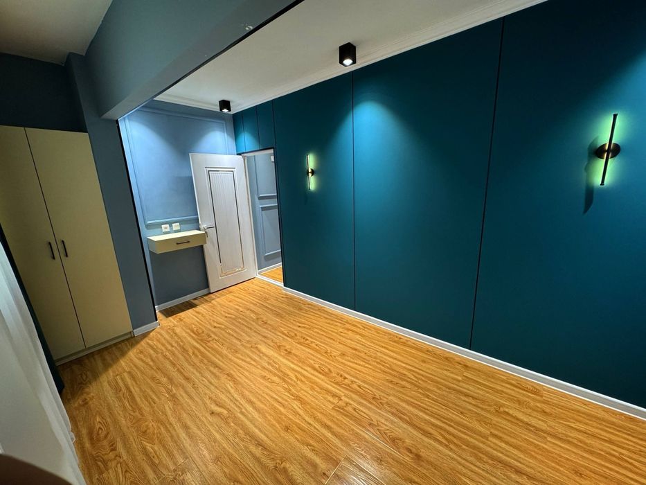 Yunusobod 6 mavze 1/4/4 (42²) sotiladi xuzur hotel