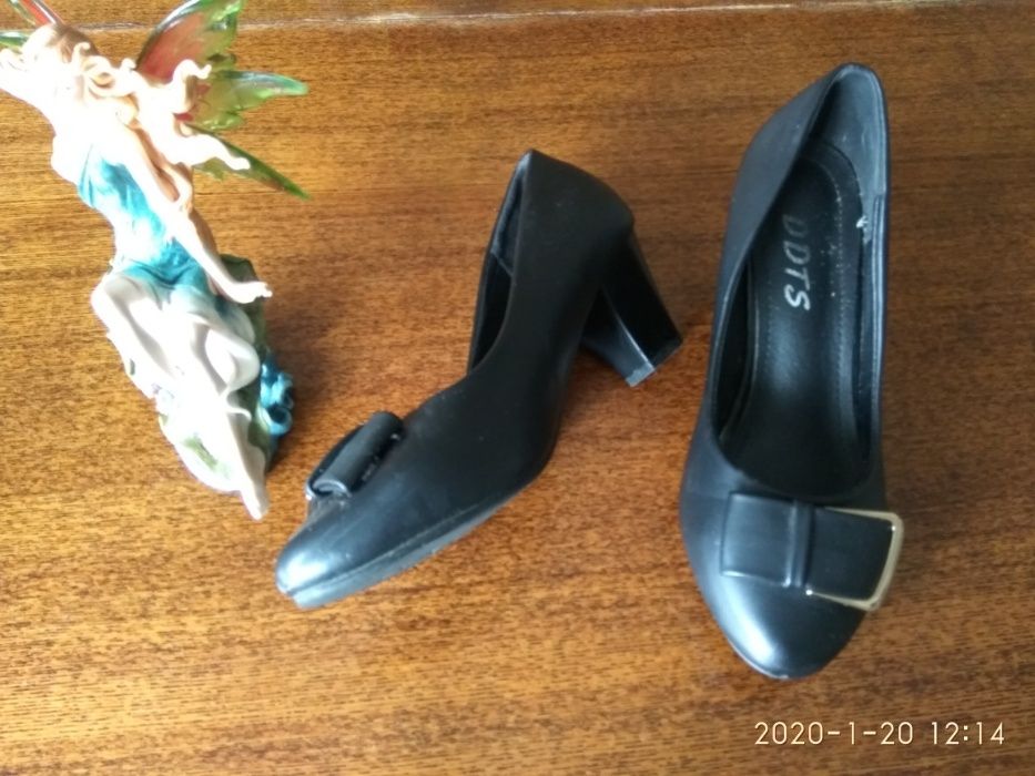 Туфли женские 37 размер,черные,каблук-6 см