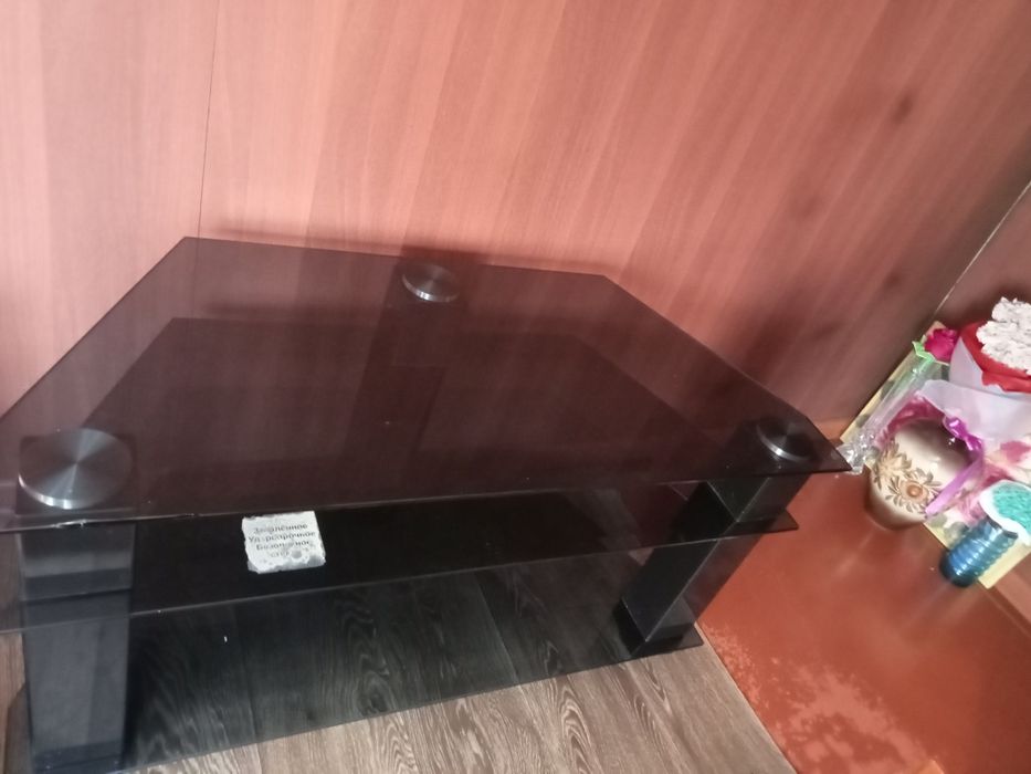 Продам стол стеклянный