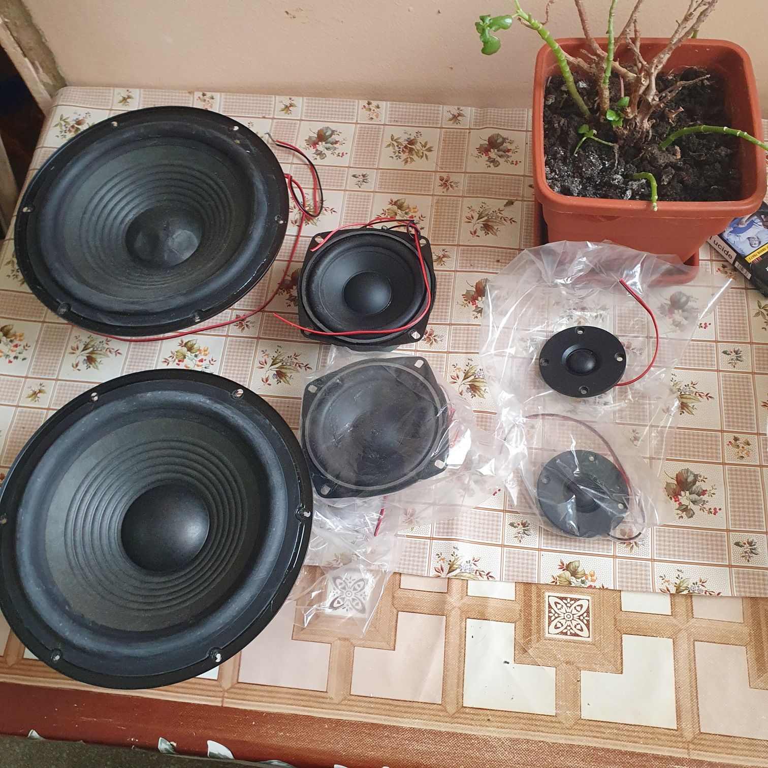 Membrane boxe akai,subwoofer și înalte, twettere