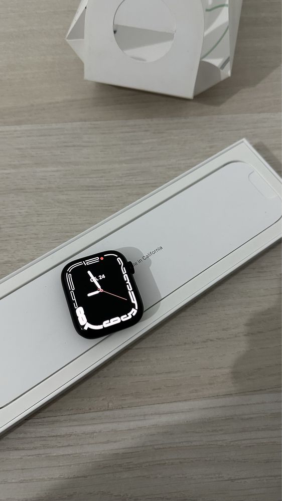 Apple watch 8 series 45 mm. Aluminum & ceramic case
