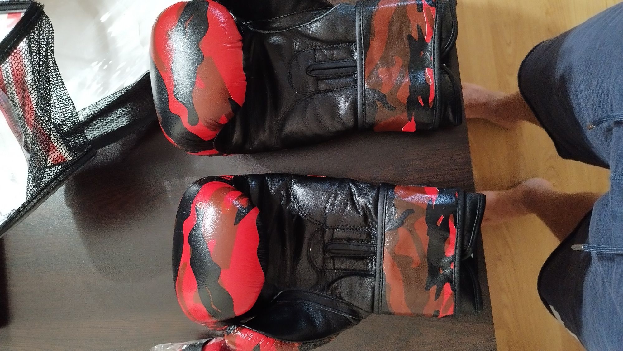 Боксови ръкавици и фитили