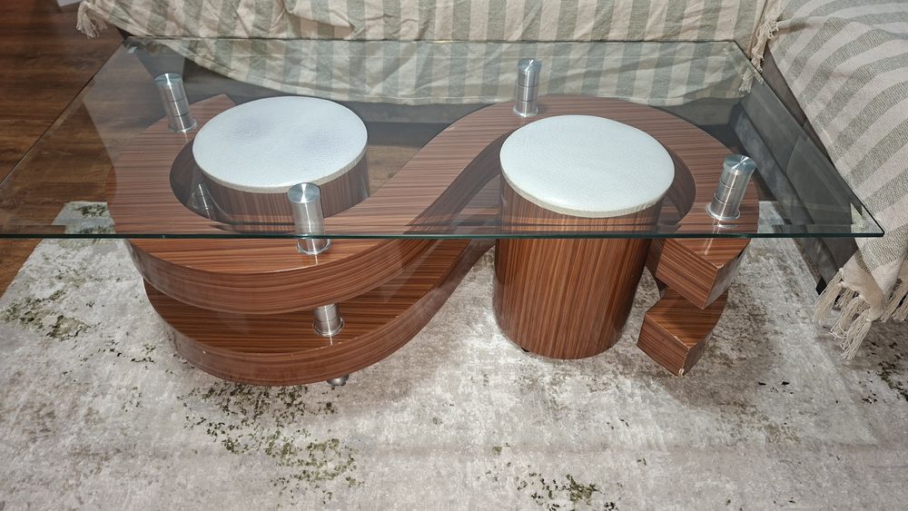 Măsuță pentru cafea cu două scăunele