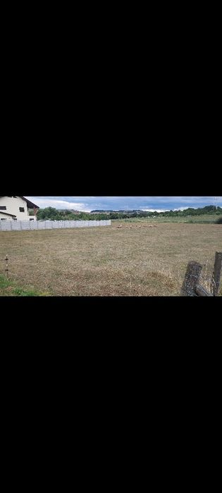 Vând teren intravilan