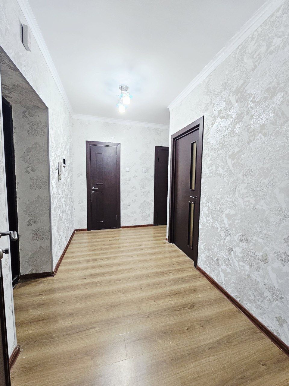 .Новостройка 2комнатная 3этаж 56м2 арзон 58.000$ Сергели 8худуд раздел