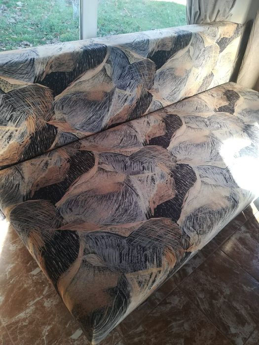 Разтегателен диван