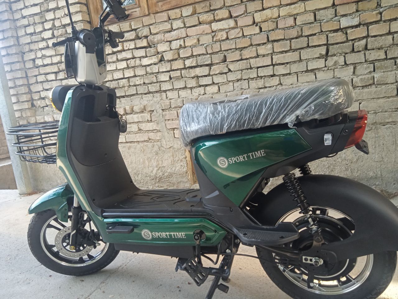 Skuter elktromobil sotladi