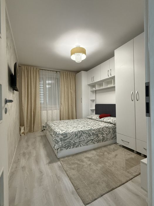 Inchiriez aparatament 2 camere tip studio