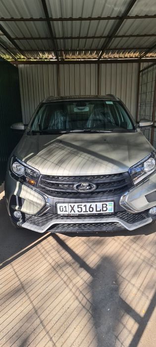Продам машину Lada X-Ray cross.  В идеальном состоянии